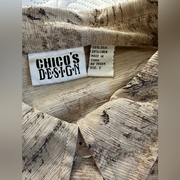 CHICOS DESIGN Post Card Print Blouse size 3/ large - Picture 2 of 7